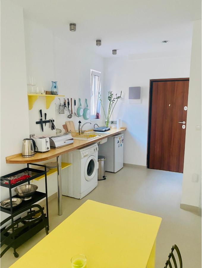 אתונה Your Lovely Central Home In Buzzing Exarchia מראה חיצוני תמונה